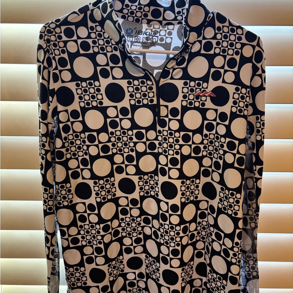 IBKUL Black & White Geometric Long Sleeve Performance Golf Shirt